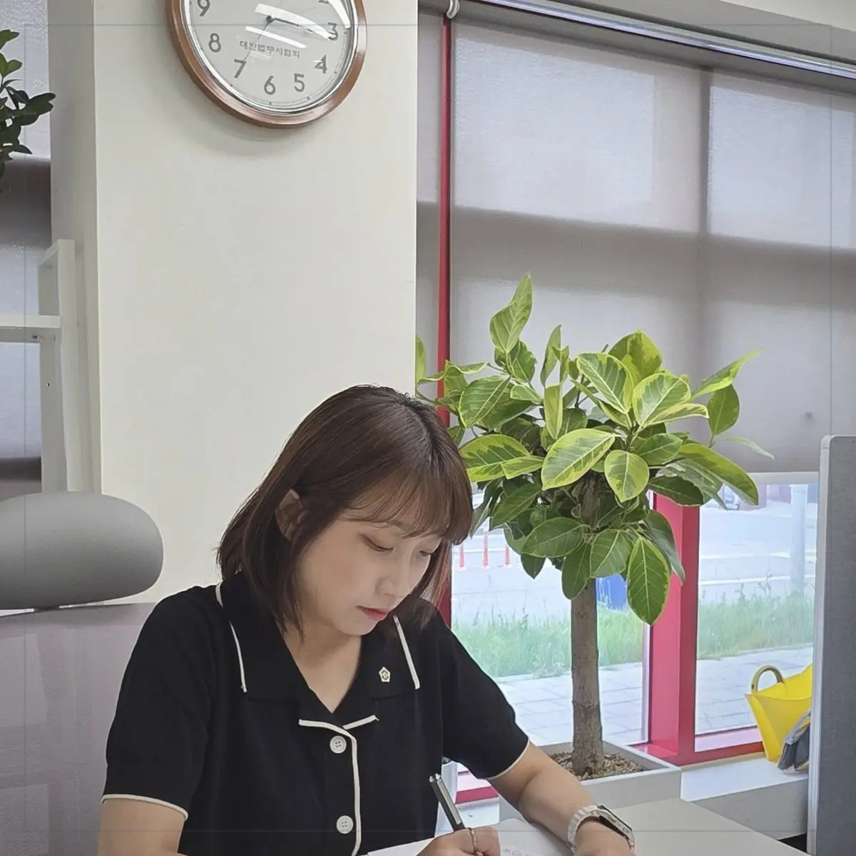 부산 부동산등기를 안내하는 안윤정 법무사